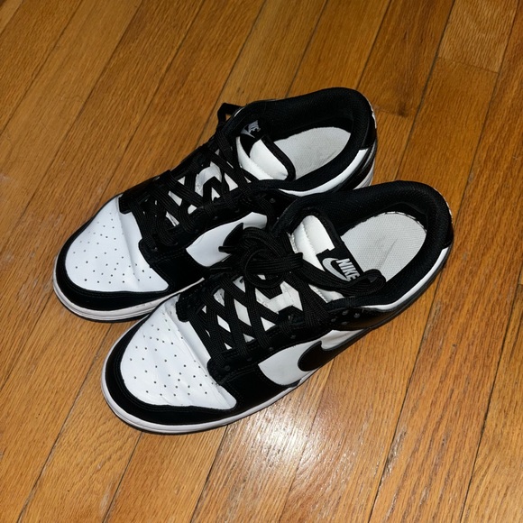 Nike Women's Dunk Low Pandas - Picture 2 of 4